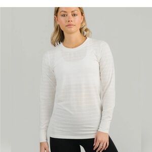 ZYIA White Textured Perforated Long Sleeve XXL Top